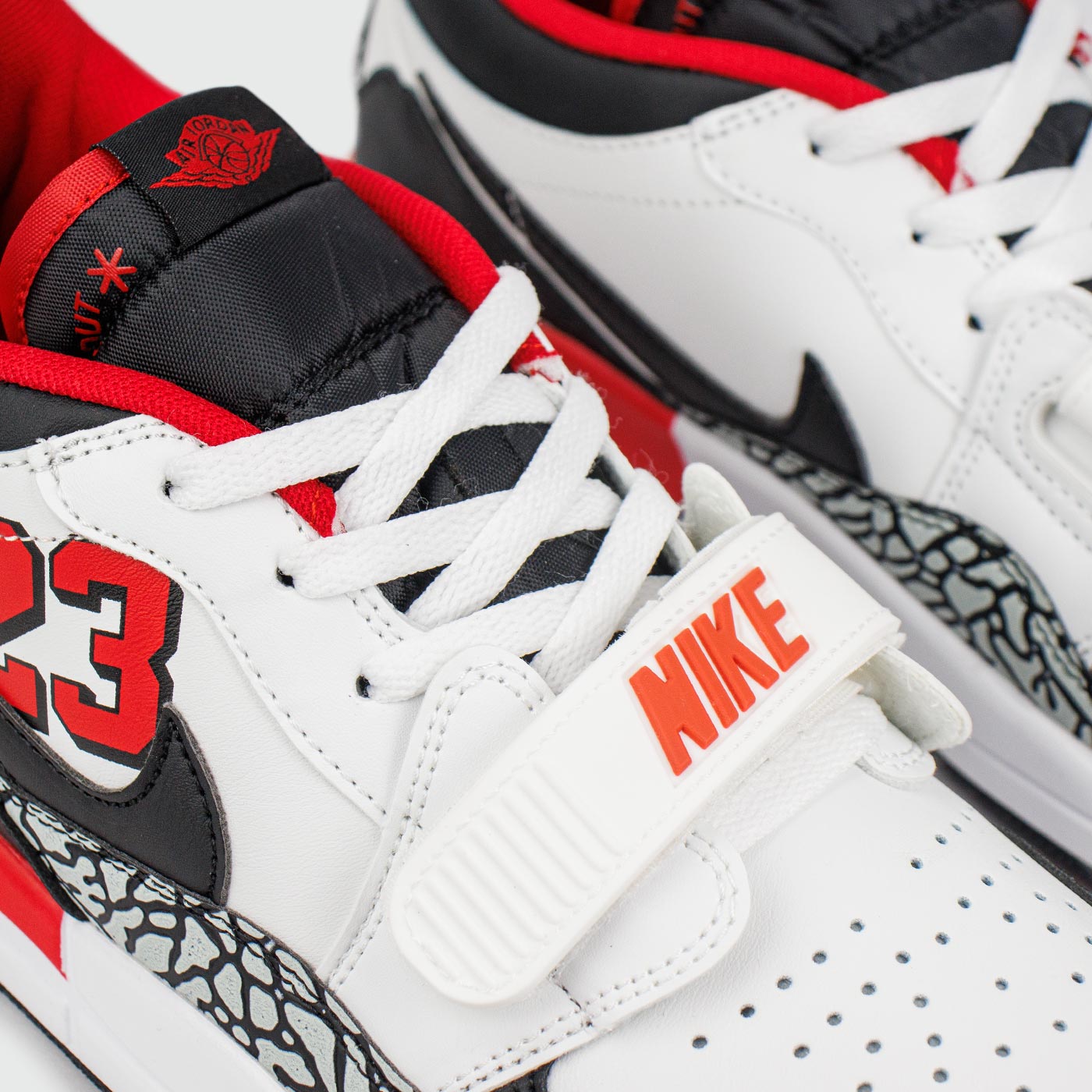 Кроссовки Air Jordan Legacy 312 Low L.Grey Red 23 Кроссовки Air Jordan Legacy 312 Low L.Grey Red 23
