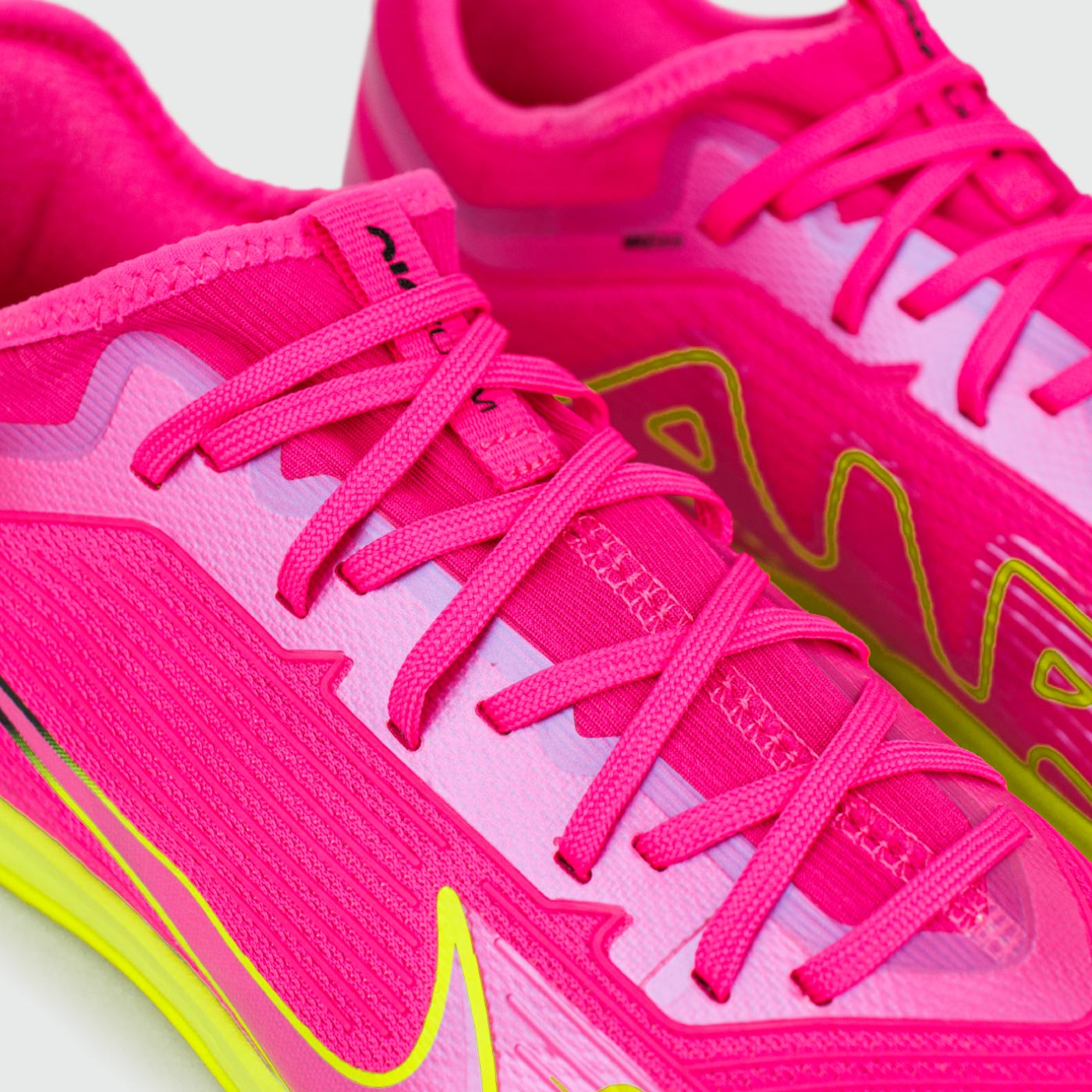 Бампы Nike Air Zoom Mercurial Vapor XV Pro IC Pink Yellow Бампы Nike Air Zoom Mercurial Vapor XV Pro IC Pink Yellow