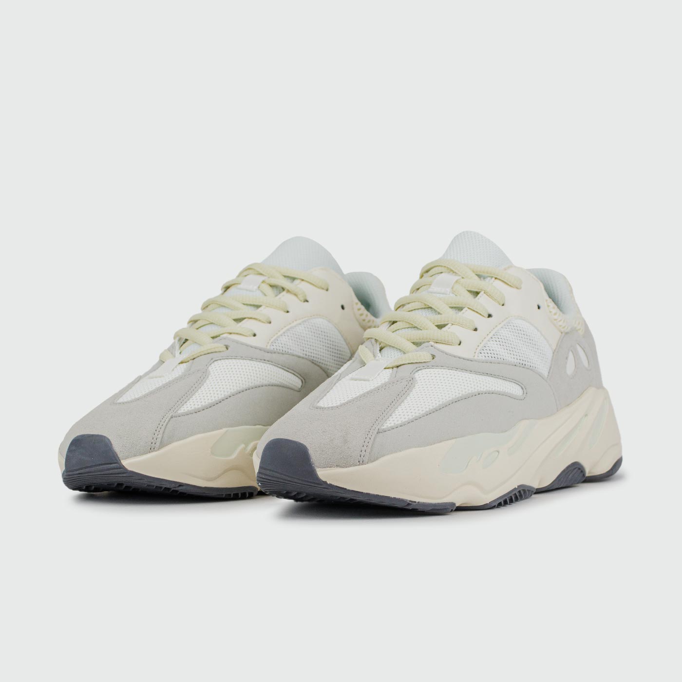 Кроссовки Adidas Yeezy Boost 700 v2 new Analog Кроссовки Adidas Yeezy Boost 700 v2 new Analog