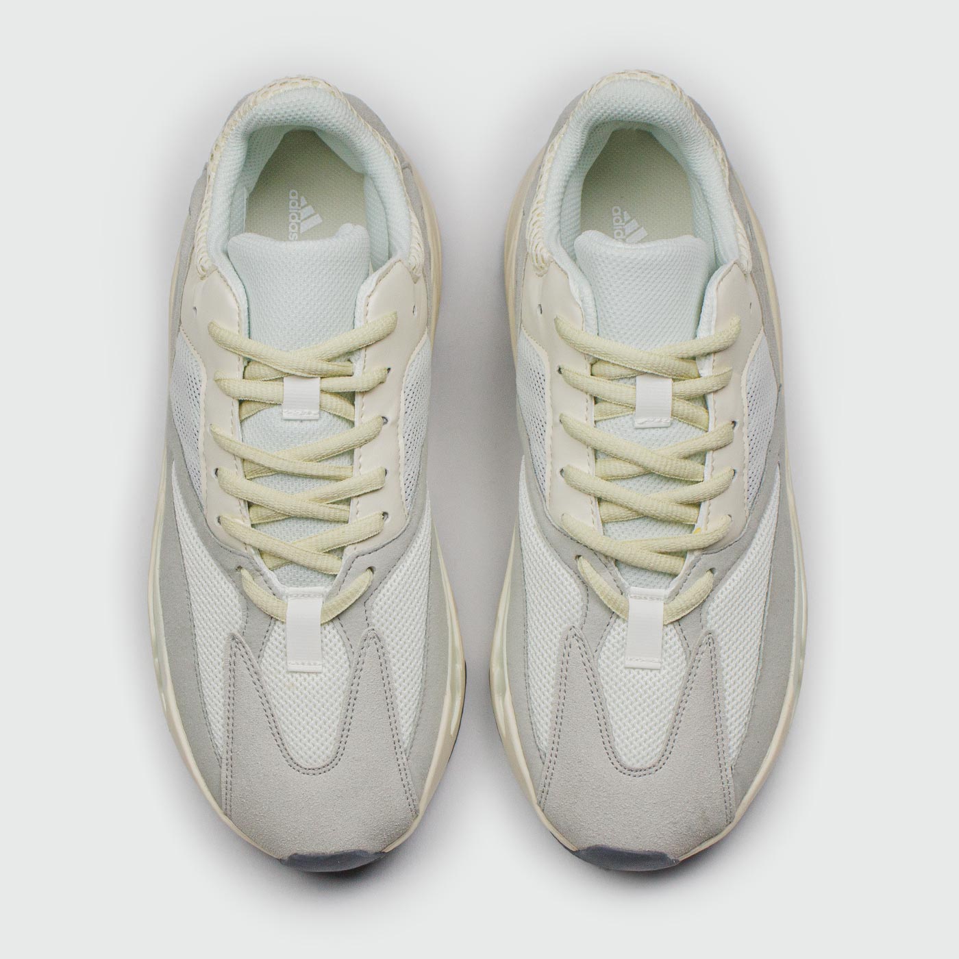 Кроссовки Adidas Yeezy Boost 700 v2 new Analog Кроссовки Adidas Yeezy Boost 700 v2 new Analog