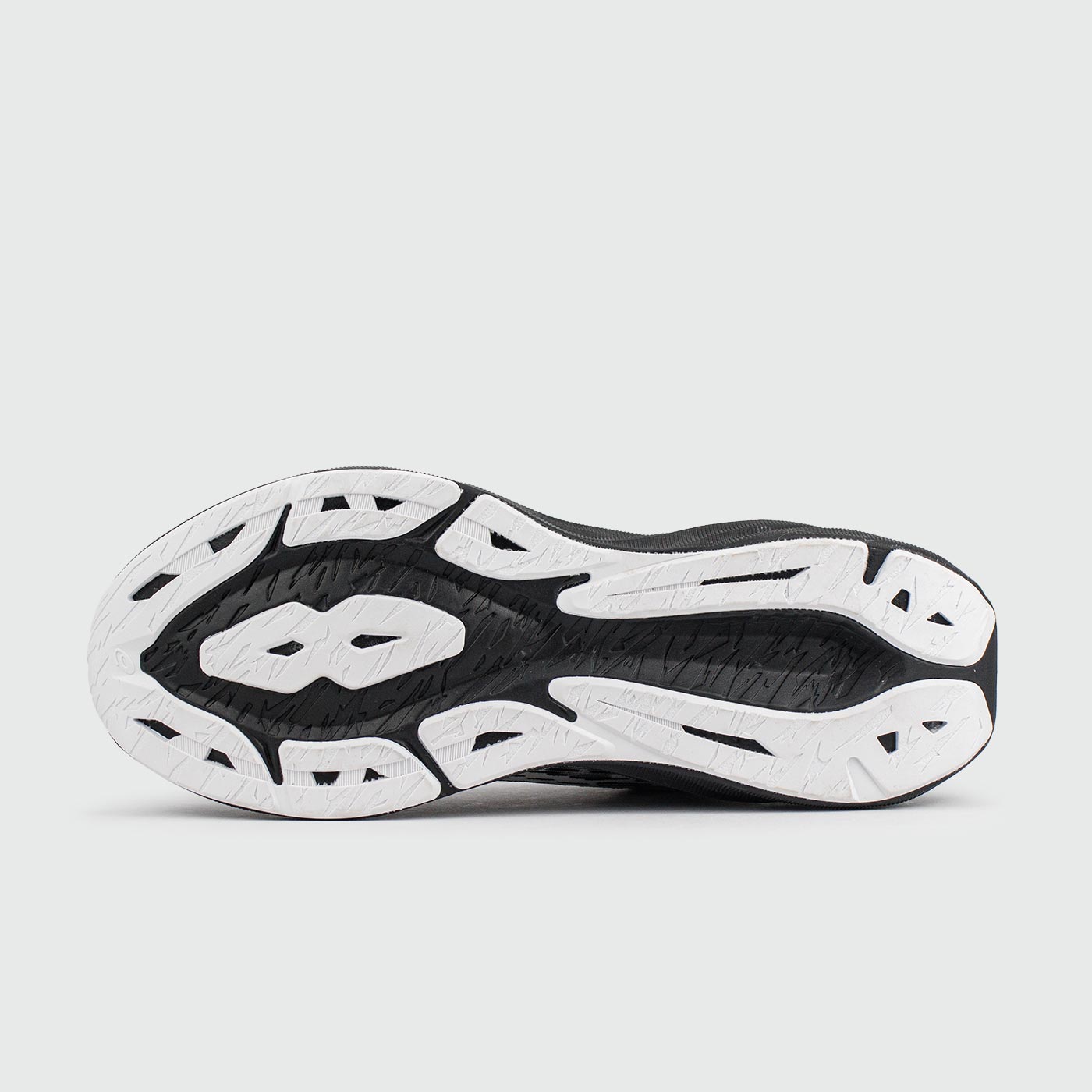 Кроссовки Asics Novoblast 3 TR Black Wh. Кроссовки Asics Novoblast 3 TR Black Wh.