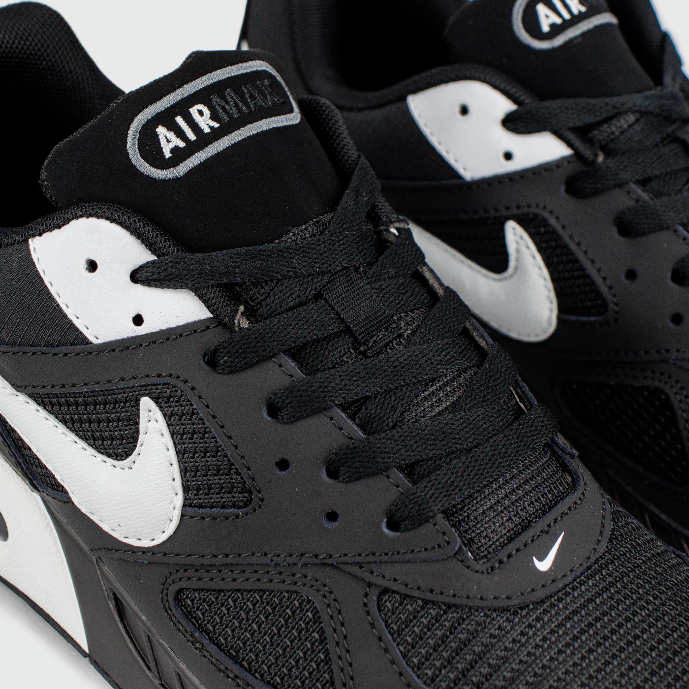 Кроссовки Nike Air Max IVO Black White Кроссовки Nike Air Max IVO Black White