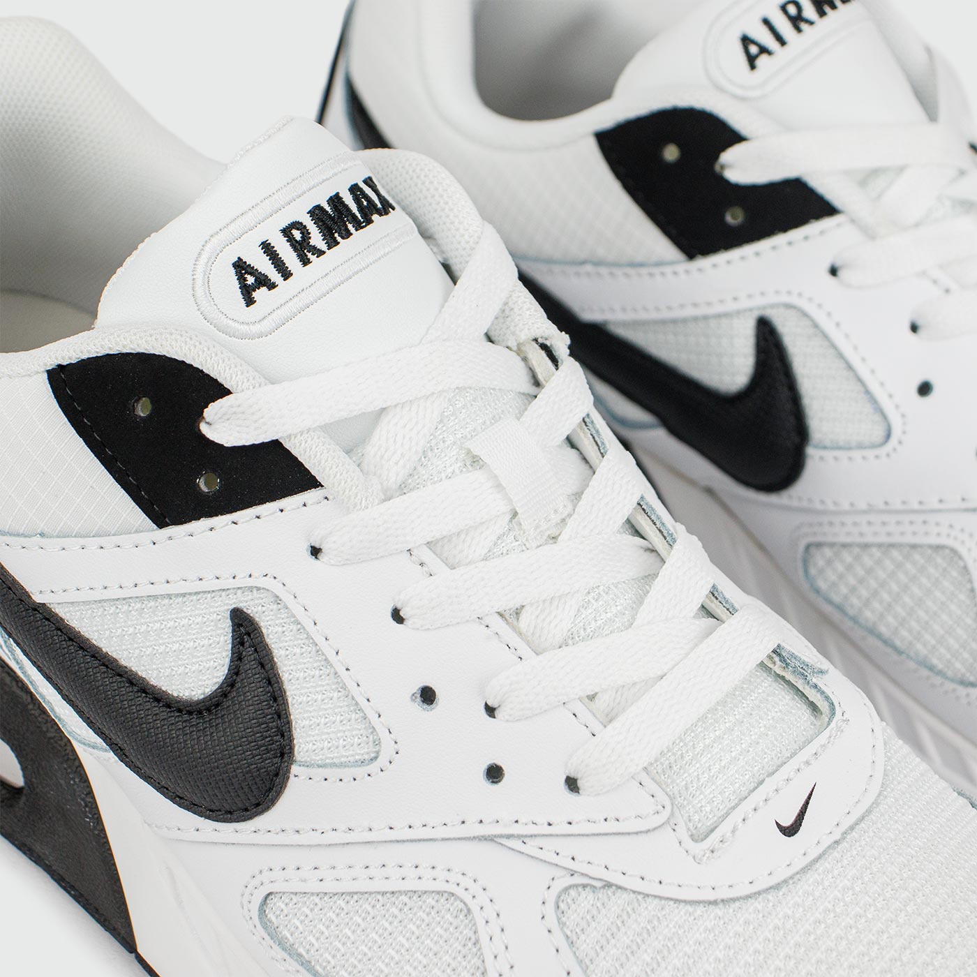 Кроссовки Nike Air Max IVO White Black Кроссовки Nike Air Max IVO White Black