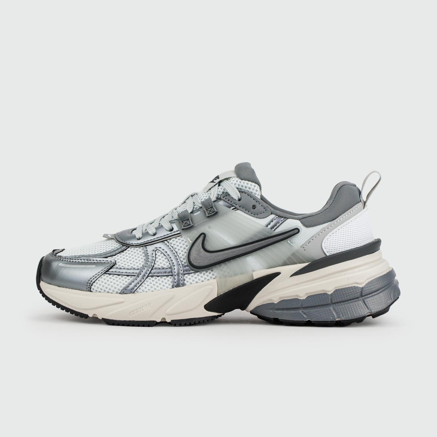 Кроссовки Nike V2K Run D.Grey / White Кроссовки Nike V2K Run D.Grey / White