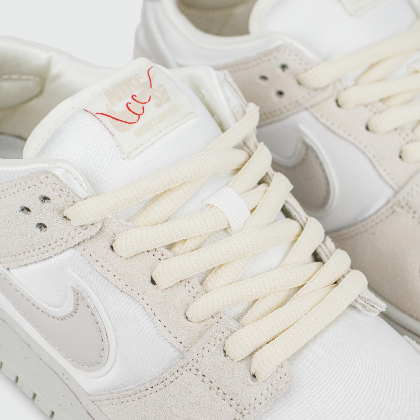 Кроссовки Nike SB Dunk Low Grey Txt Wmns City of Love