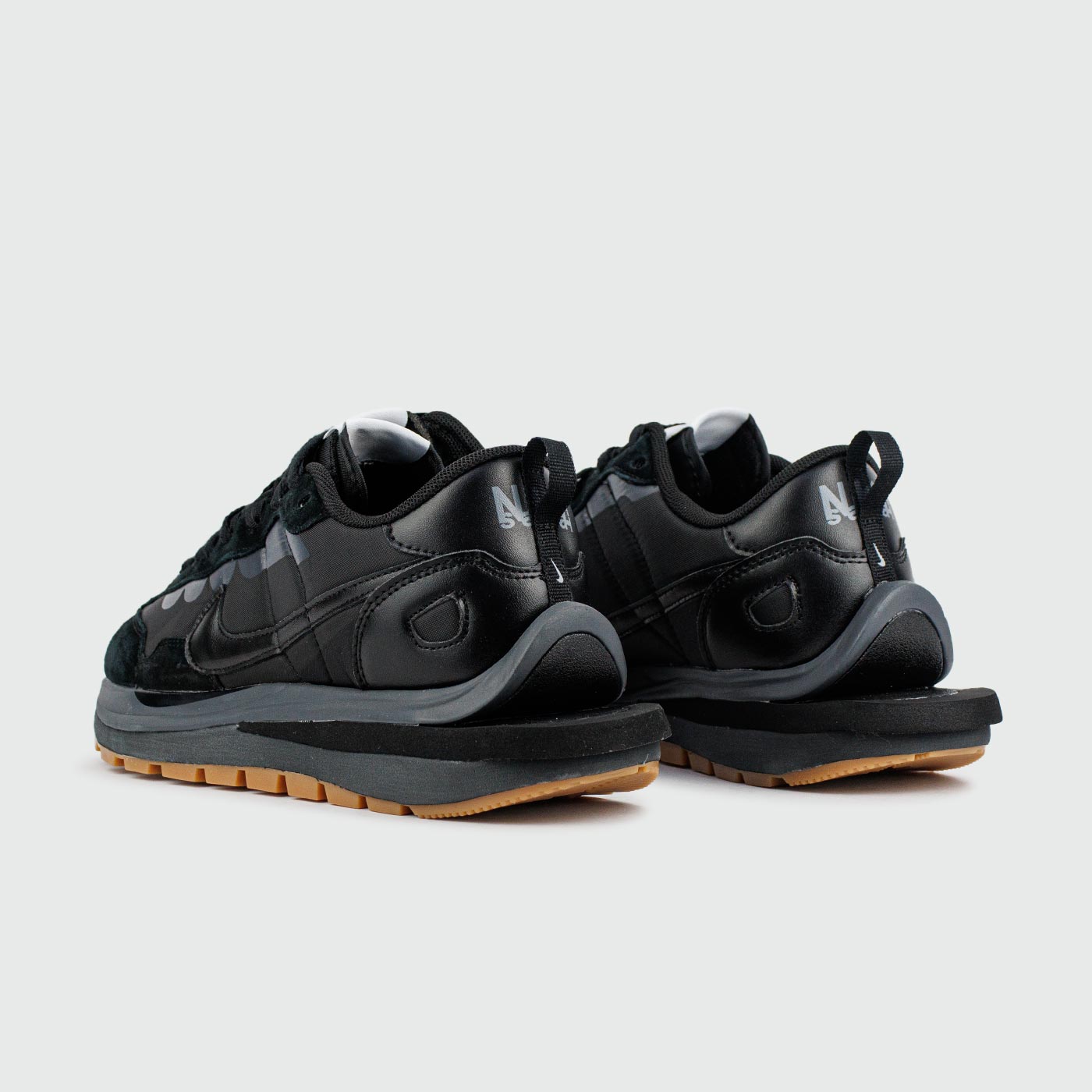 Кроссовки Nike Vapor Waffle x Sacai Black / Gum Ftwr. Wmns Кроссовки Nike Vapor Waffle x Sacai Black / Gum Ftwr. Wmns
