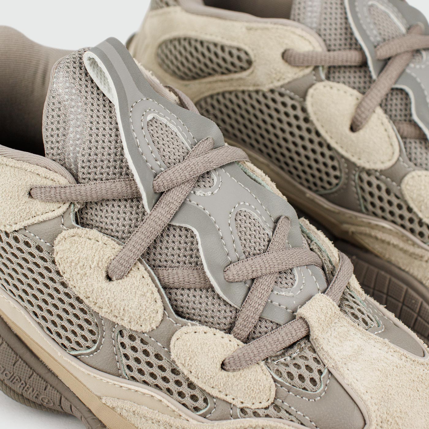 Кроссовки Adidas Yeezy Boost 500 Beige Grey Wmns Кроссовки Adidas Yeezy Boost 500 Beige Grey Wmns