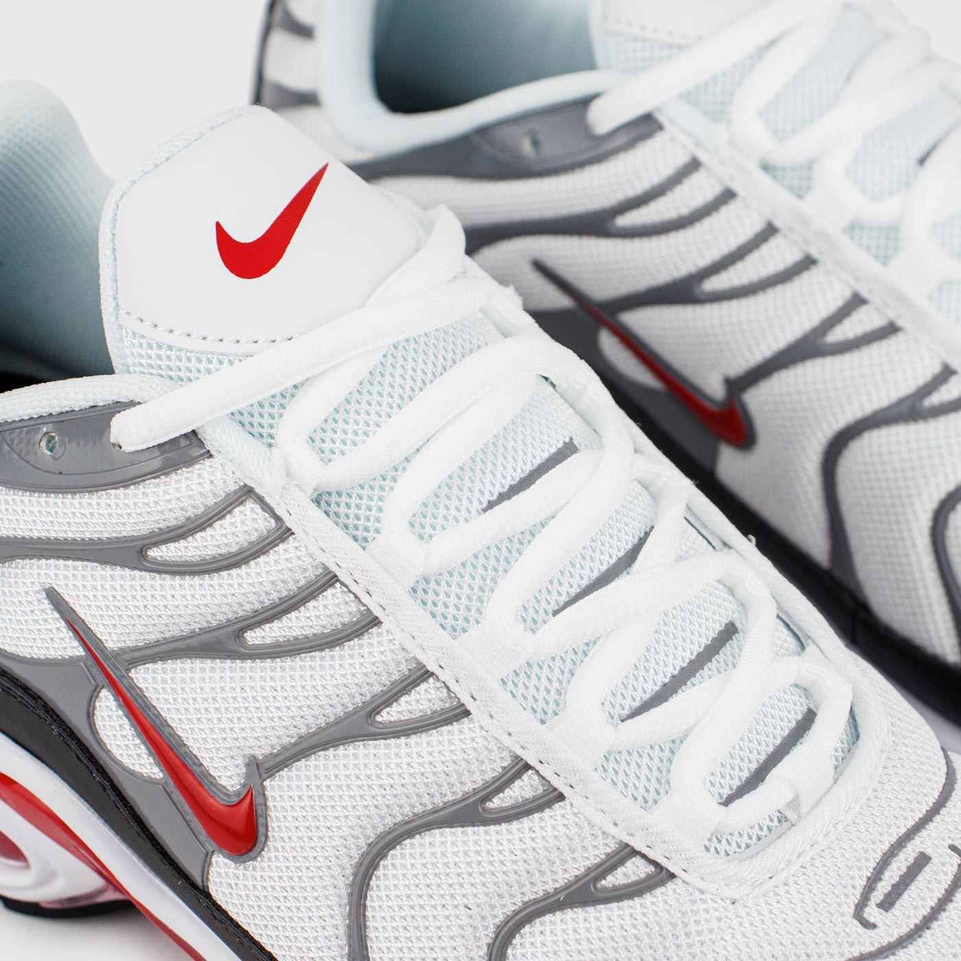 Кроссовки Nike Air Max Plus Tn White Grey new Кроссовки Nike Air Max Plus Tn White Grey new