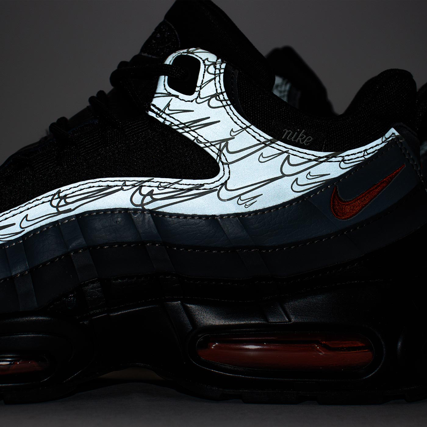 Кроссовки Nike Air Max 95 Grey Black / Red with Fur Кроссовки Nike Air Max 95 Grey Black / Red with Fur