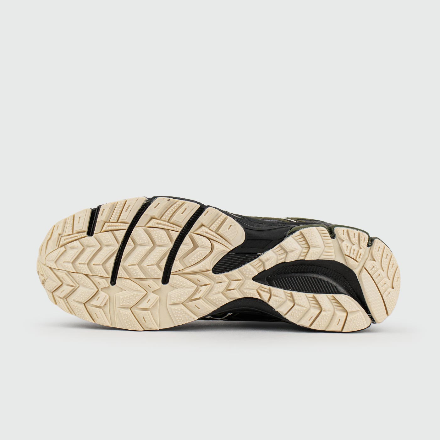Кроссовки Asics Gel-Kahana 8 Mid Black Green with Fur