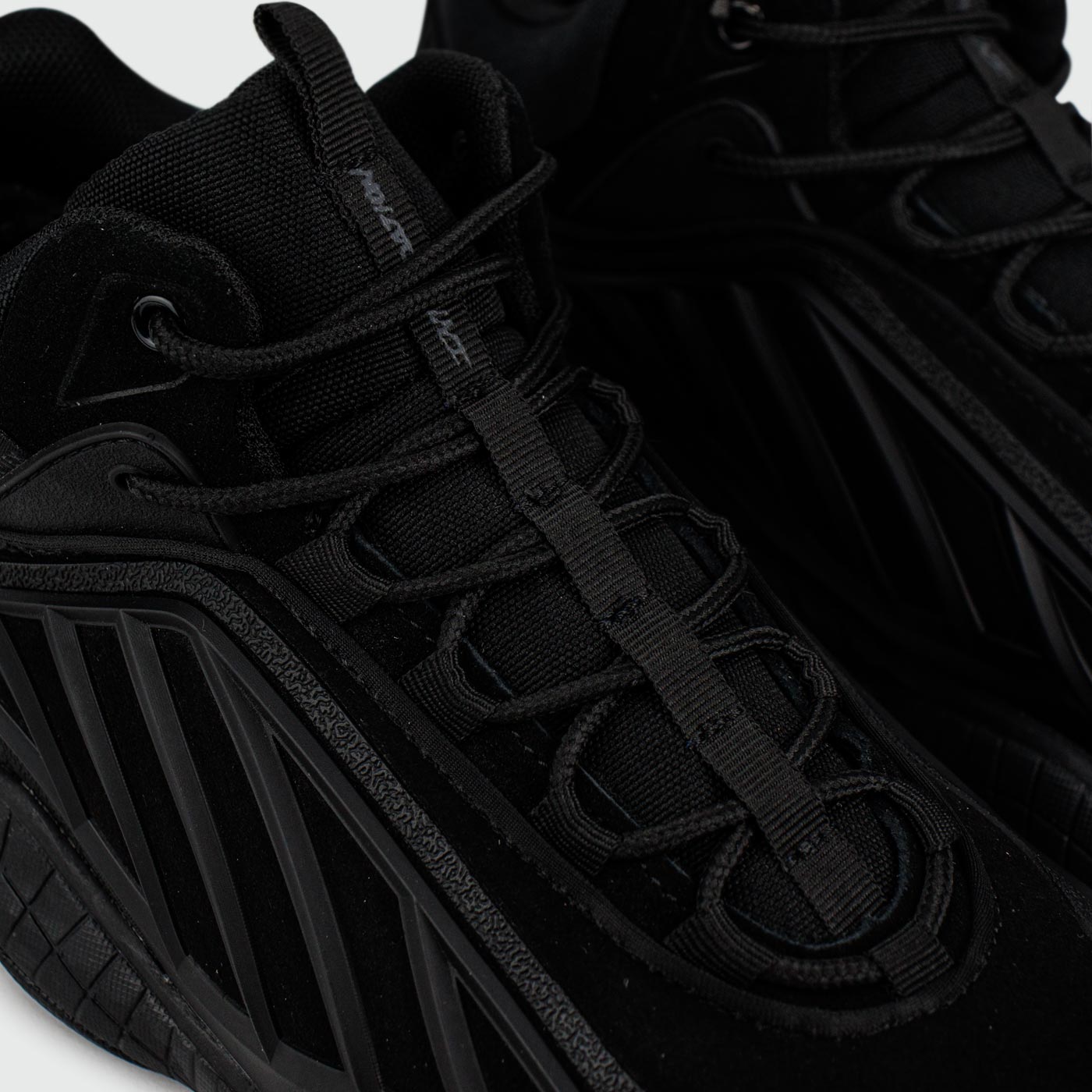 Кроссовки Packer x Adidas FYW Intimidation Black with Fur Кроссовки Packer x Adidas FYW Intimidation Black with Fur