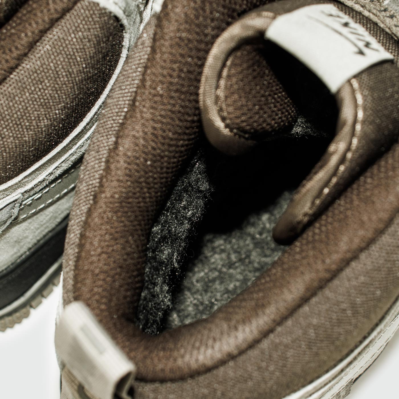 Кроссовки Nike Air Force 1 Mid L.Grey / Black Ftwr with Fur Кроссовки Nike Air Force 1 Mid L.Grey / Black Ftwr with Fur