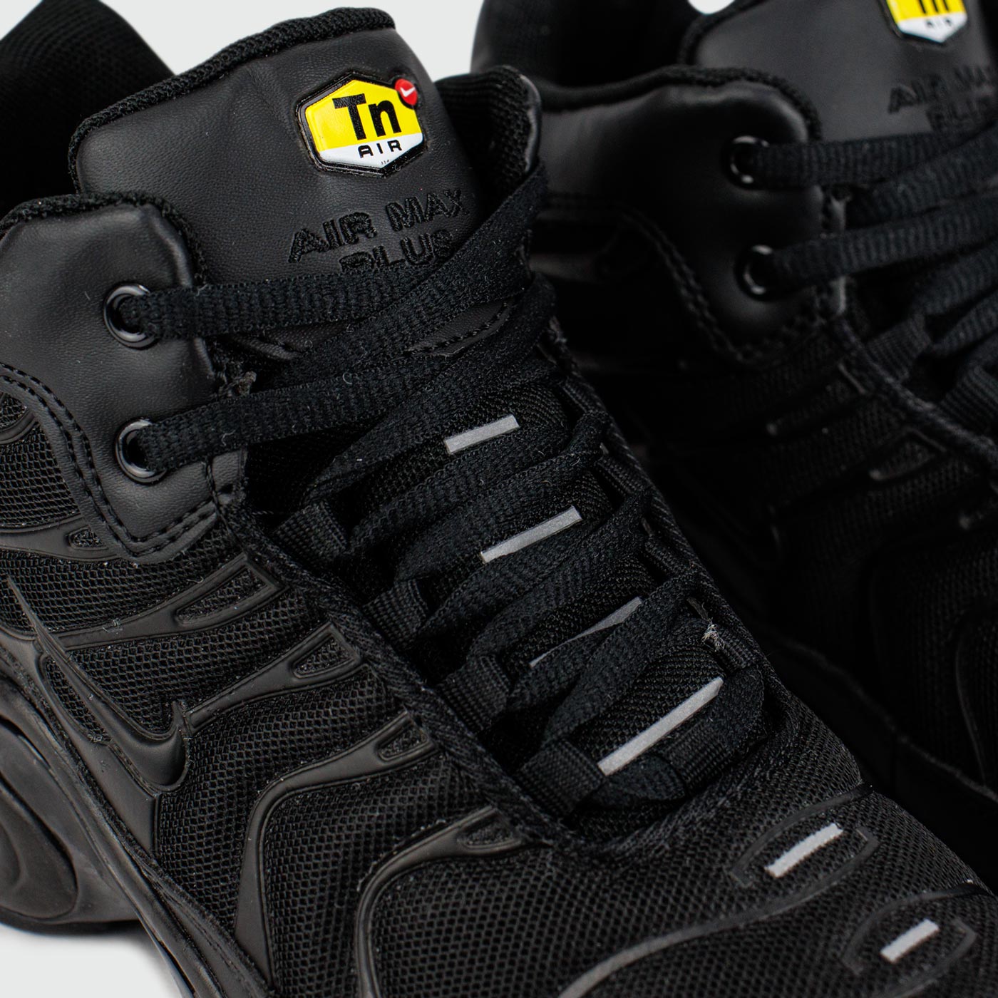 Кроссовки Nike Air Max Plus Tn Mid Black Wmns with Fur Кроссовки Nike Air Max Plus Tn Mid Black Wmns with Fur