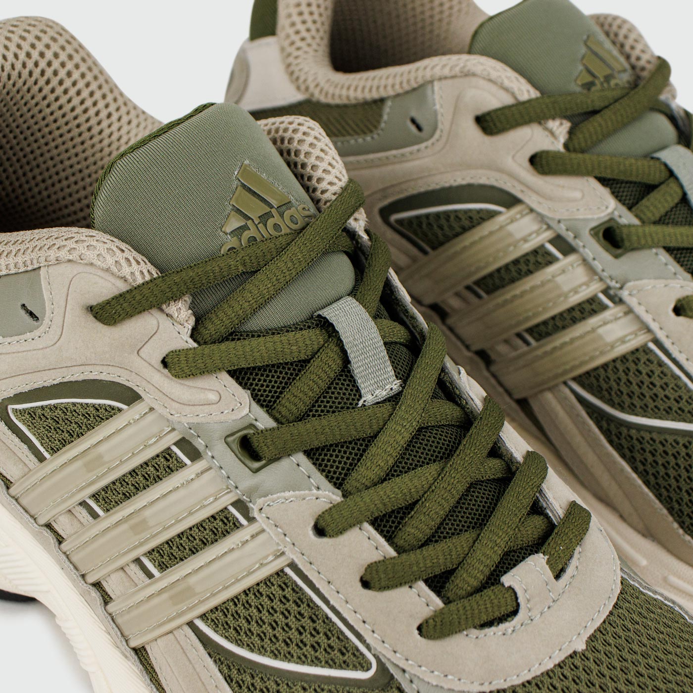 Кроссовки Adidas Response CL Olive / White Кроссовки Adidas Response CL Olive / White