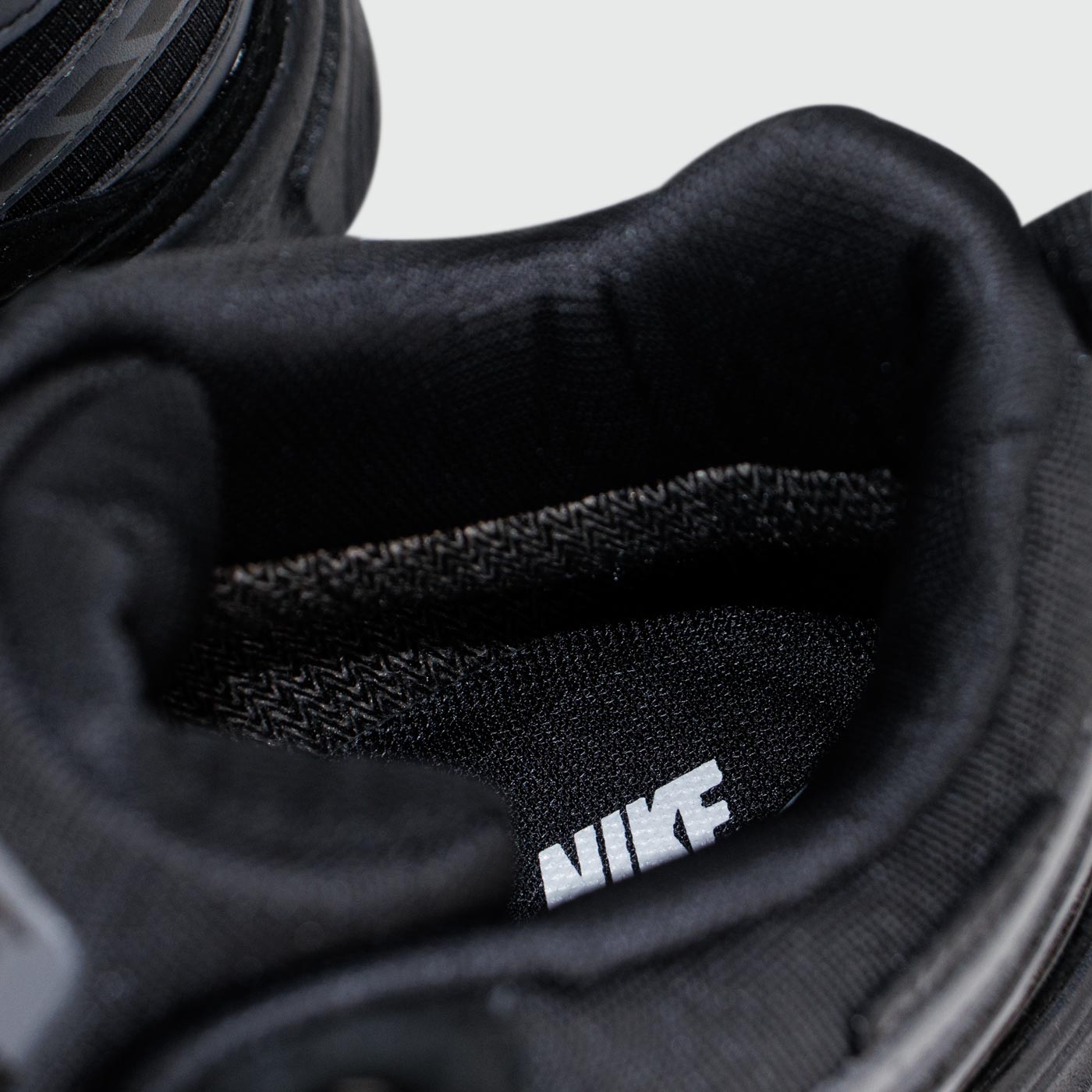 Кроссовки Nike Initiator Mid Black Thermo